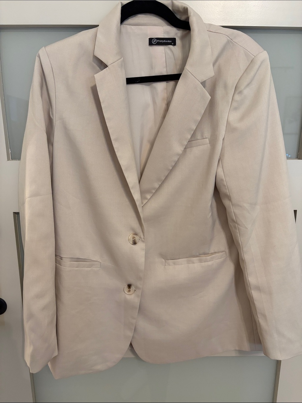 Amazon Cream Women's Single-Breasted Blazer
